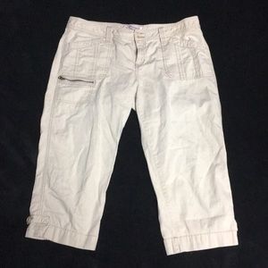 Women’s Aeropostale Khaki Capris Size 13/14